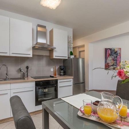 Apartman Tara&Iva Vrsar Exterior photo